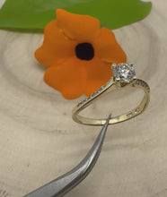 Load and play video in Gallery viewer, 14 ct. gold ring with 0,47 tcw. diamonds
