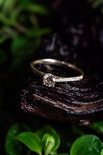 Load image into Gallery viewer, Elegant Gold Ring with Light Brown Diamond
